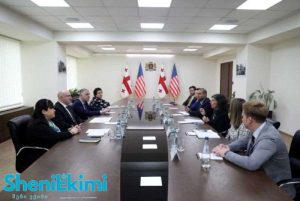 ჯანდაცვის მინისტრი ხელს აწერს საერთაშორისო თანამშრომლობის მემორანდუმს