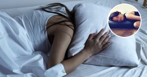 ქალი ასრულებს იოგას სავარჯიშოებს სტრესის მოსახსნელად
