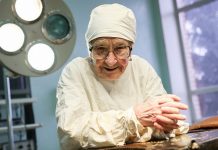 “ფეხები არ დადიან. ხელები და თავი კი მუშაობს” 91 წლის ქირურგი ანა ლოვუშკინა ოპერაციებს ისევ აკეთებს!