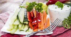 ხორვატული დიეტის ჯანსაღი საკვები და დაბალანსებული კერძები მაგიდაზე