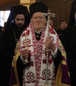 მსოფლიო პატრიარქი ქართული ომოფორით ბოლნური ჯვრებით
